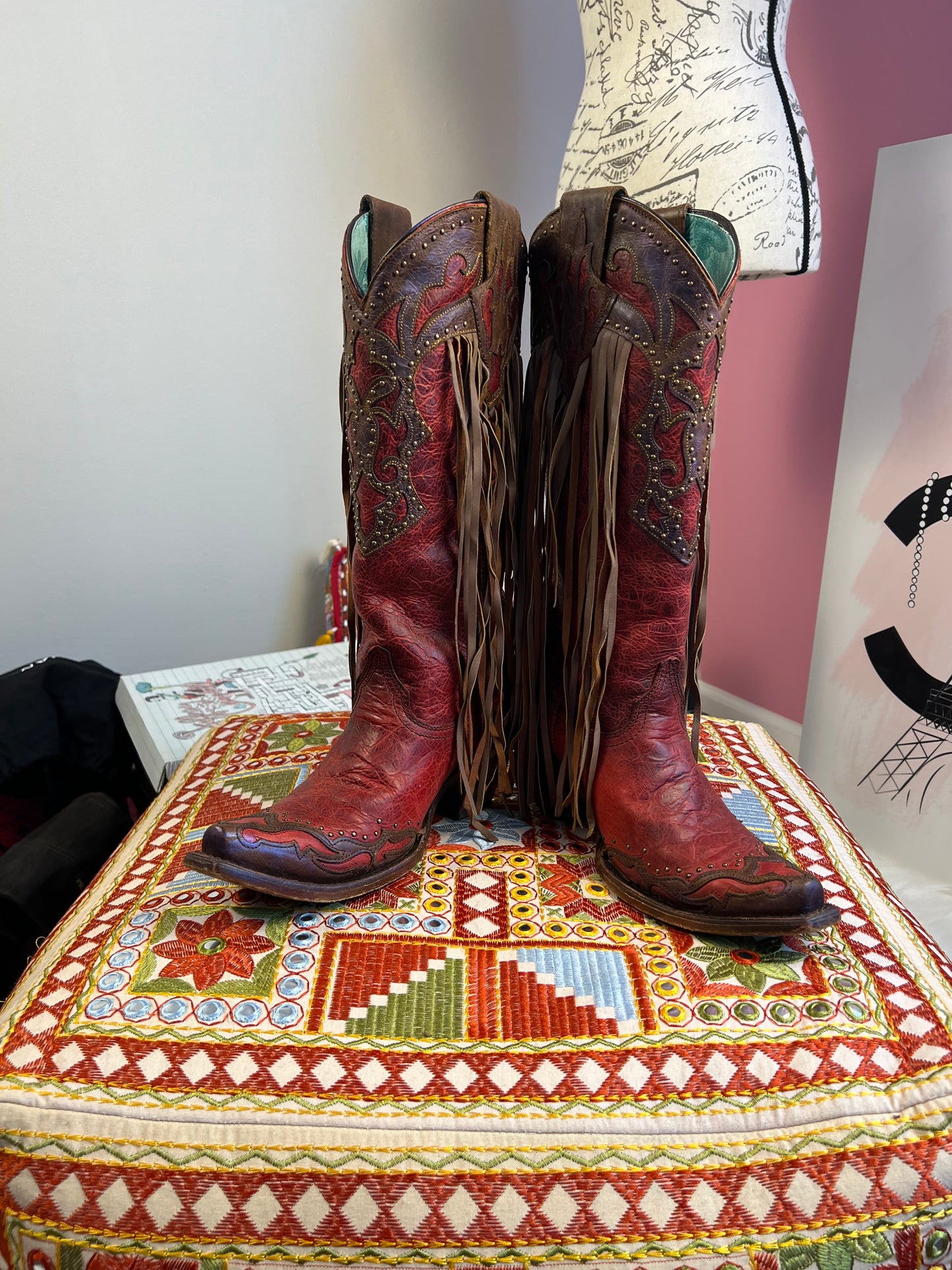 CORRAL BOOTS WITH FRINGES