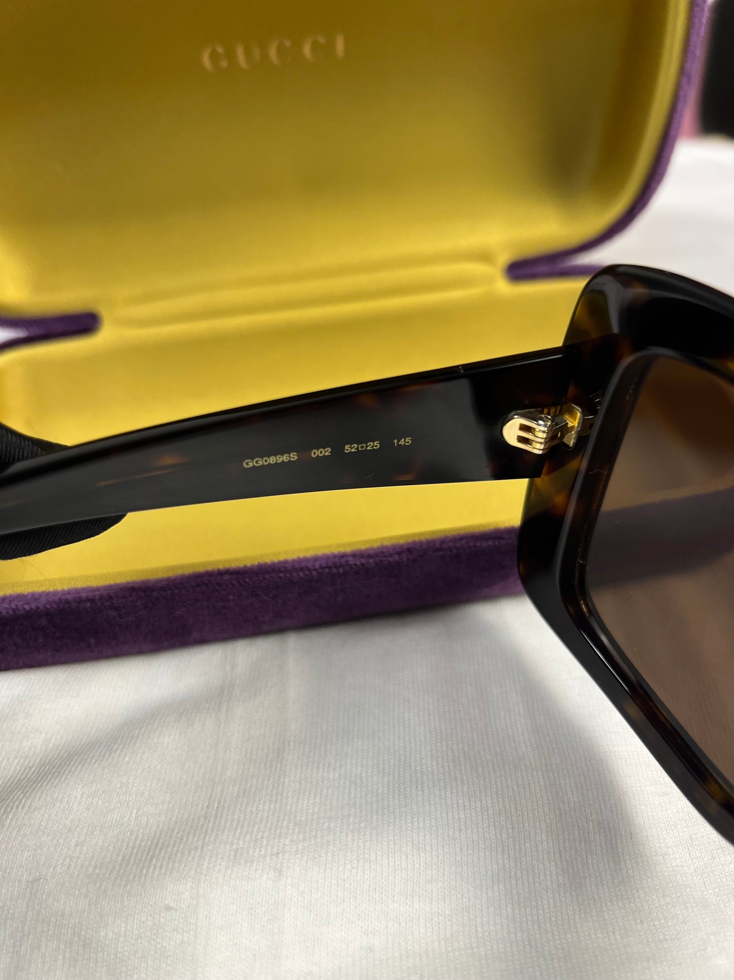 GUCCI SUNGLASS