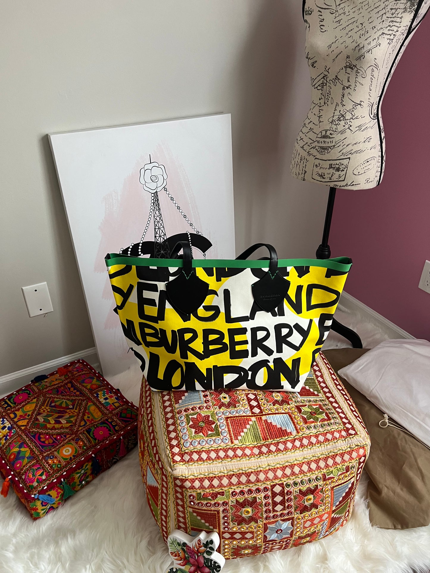 XL BURBERRY TOTE GIANT